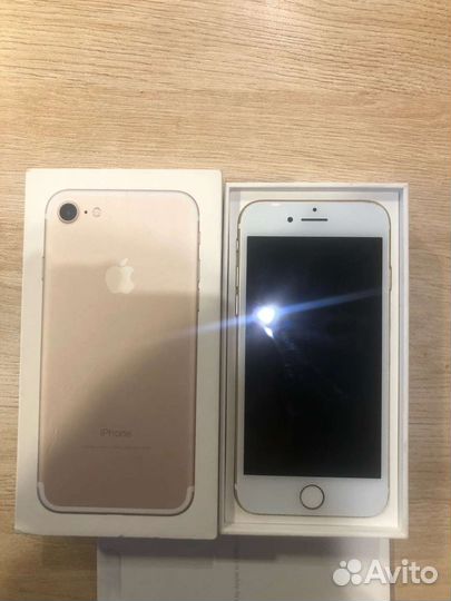 iPhone 7, 32 ГБ
