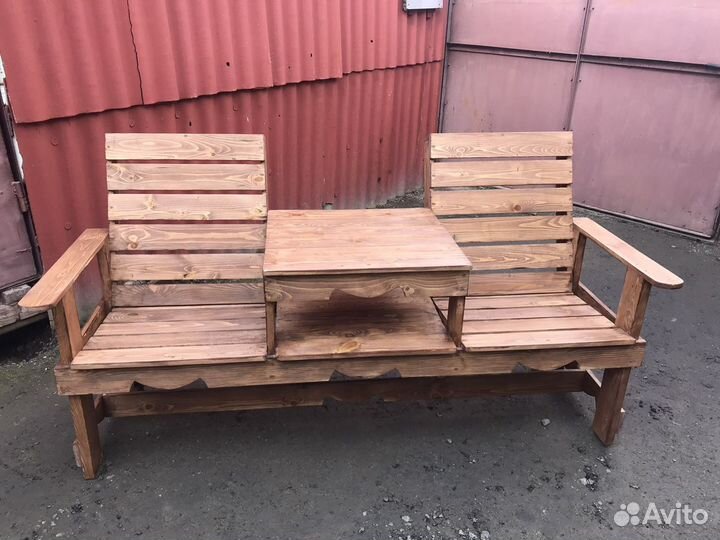 Лавочка на двоих