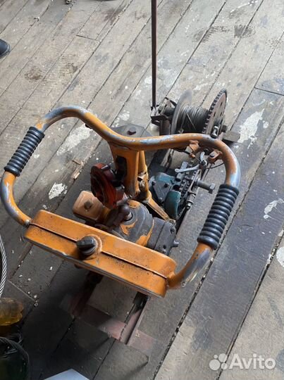 Вспахиватель земли