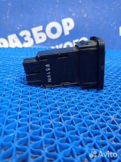 Кнопка птф Mitsubishi Colt купе 1999