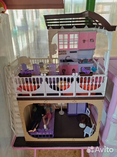 Кукольный домик с мебелью