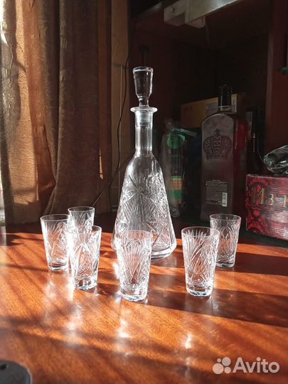 Хрусталь. Графин и рюмки, фужеры, рюмки, салатники