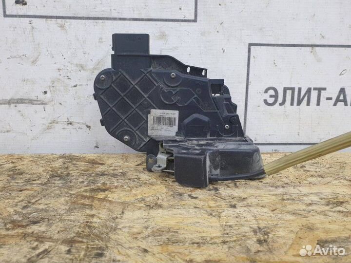 Замок двери задний левый Lr Range Rover Sport L320