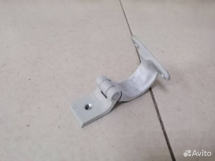 Петля двери багажника Skoda Octavia A7 2013