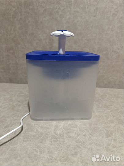 Фонтан поилка для кошек