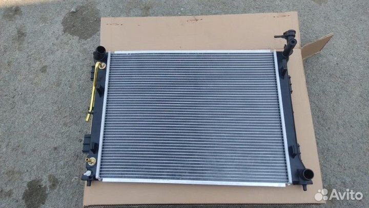 Радиатор охлаждения двигателя Hyundai Sonata LF