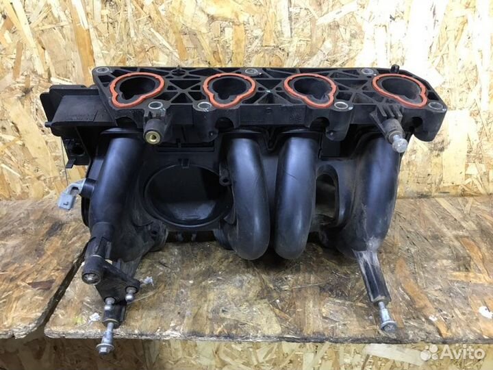 Коллектор впускной Renault Logan седан 1 2011