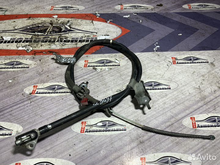 Тросик ручника право c Toyota Ractis SCP100 2SZ-FE