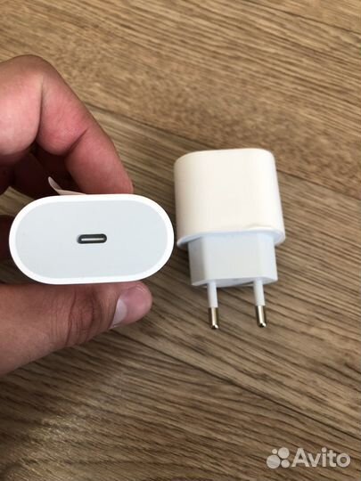 Блок быстрой зарядки iPhone