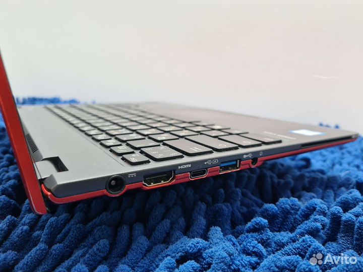 Ноутбук Fujitsu LifeBook U938 i5 12/512 IPS Touch