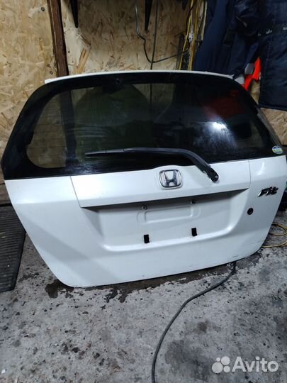 Дверь багажника honda fit