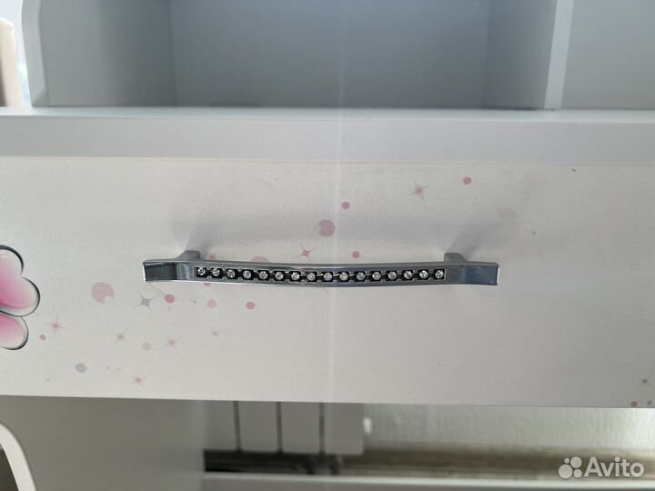 Детский письменный стол