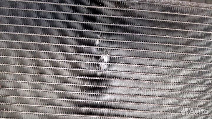 Радиатор охлаждения двигателя Audi A8 (D3)