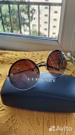 Солнцезащитные очки женские versace