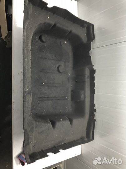 Mercedes e200 пол запасного колеса