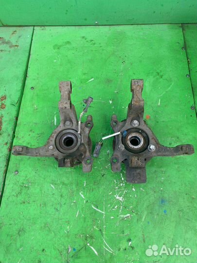 Передний поворотный кулак opel zafira а