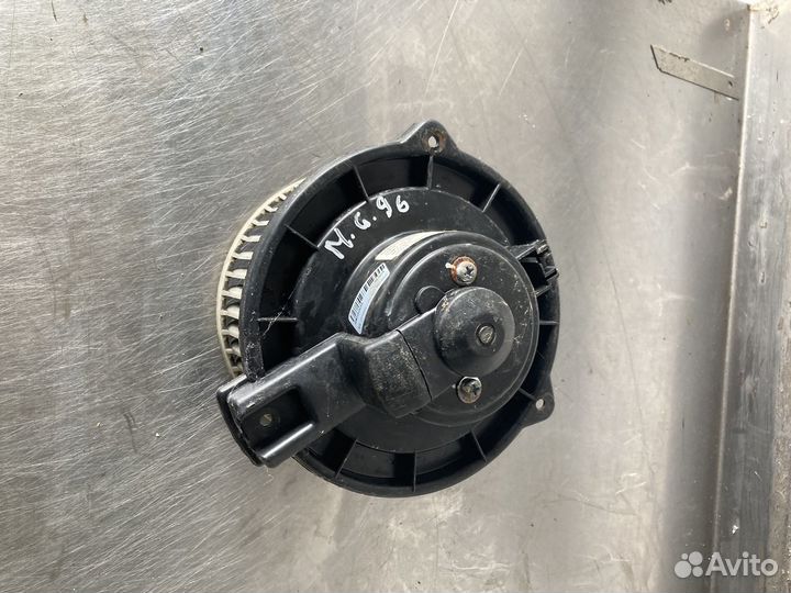 Моторчик печки mitsubishi Галант 7