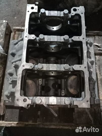 Блок цилиндров мерседес акторс 2006г.в. om501la