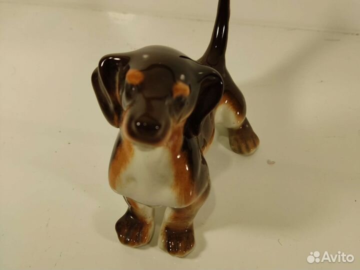 Статуэтка фарфоровая Такса