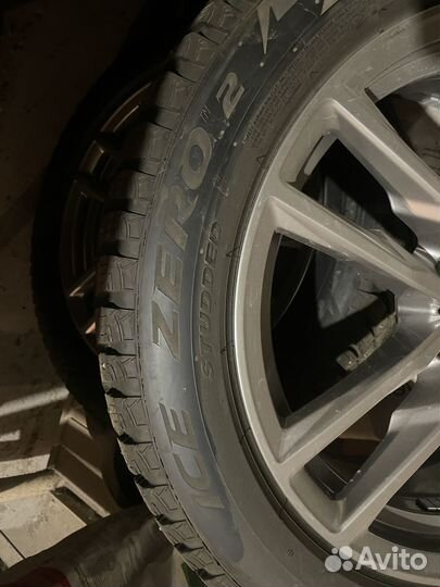 Pirelli Ice Zero 2 245/50 R19