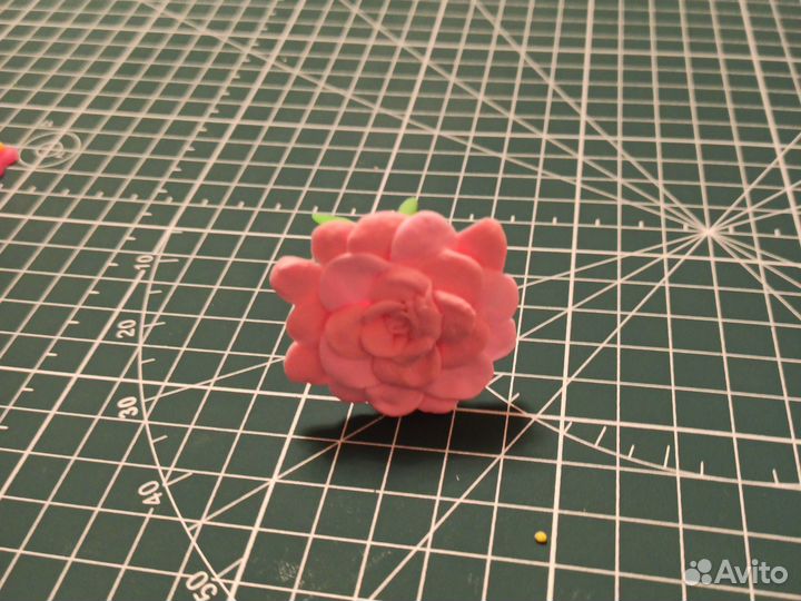 Цветок из лёгкого пластилина