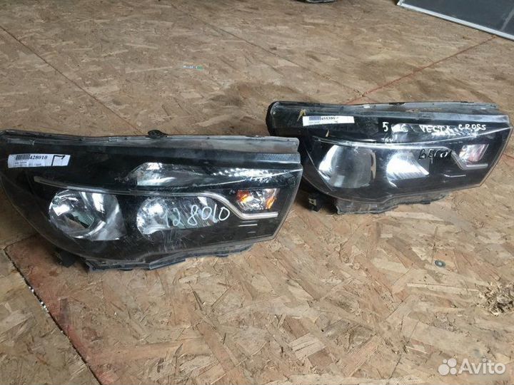 Фара Лада Веста