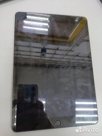 Планшет Apple iPad (9-го поколения) 64GB