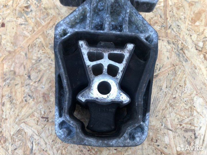 Подушка двигателя задняя Mercedes Gla-Class X156