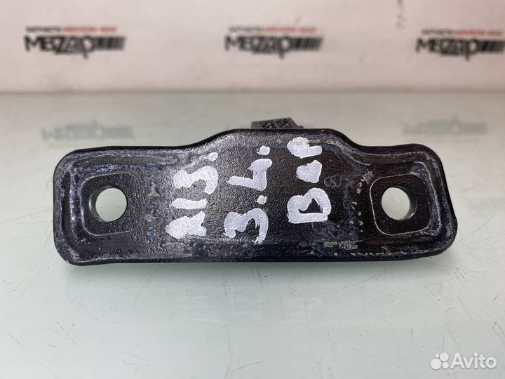 Петля задней левой двери Mercedes W213