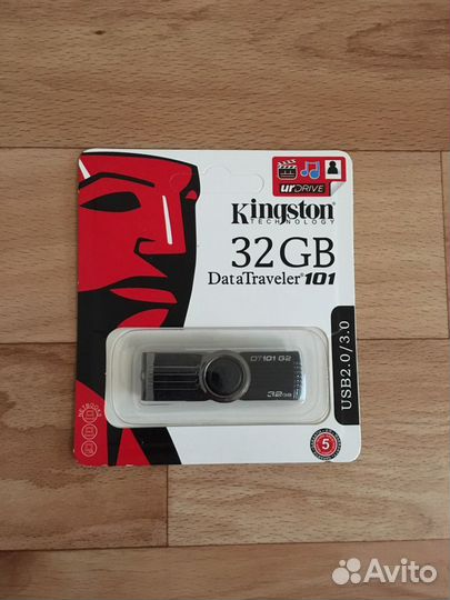 Карта памяти MicroSD и флешка USB