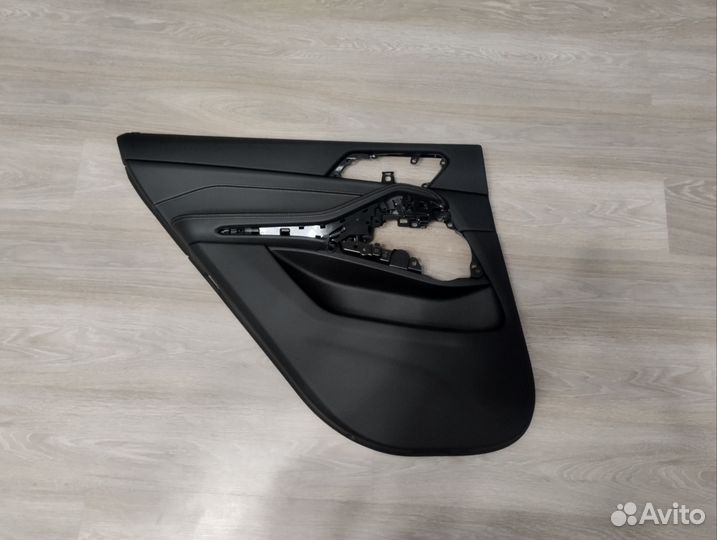 Обивка двери зад лев BMW X5 G05 51429474049