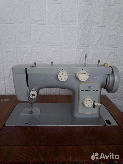 Швейная машина Чайка 142М