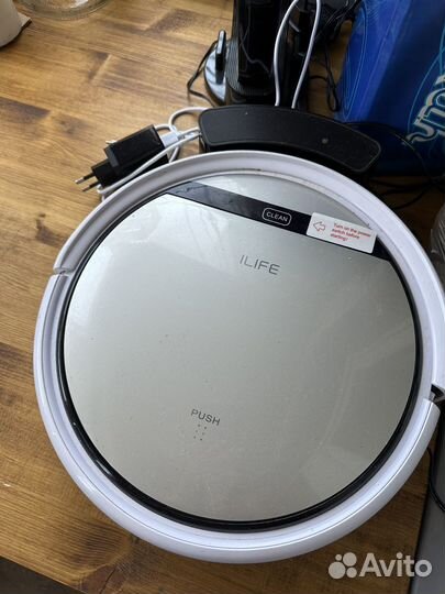 Робот пылесос и аккумуляторный пылесос