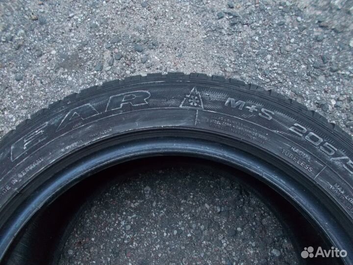 Goodyear UltraGrip 205/55 R16