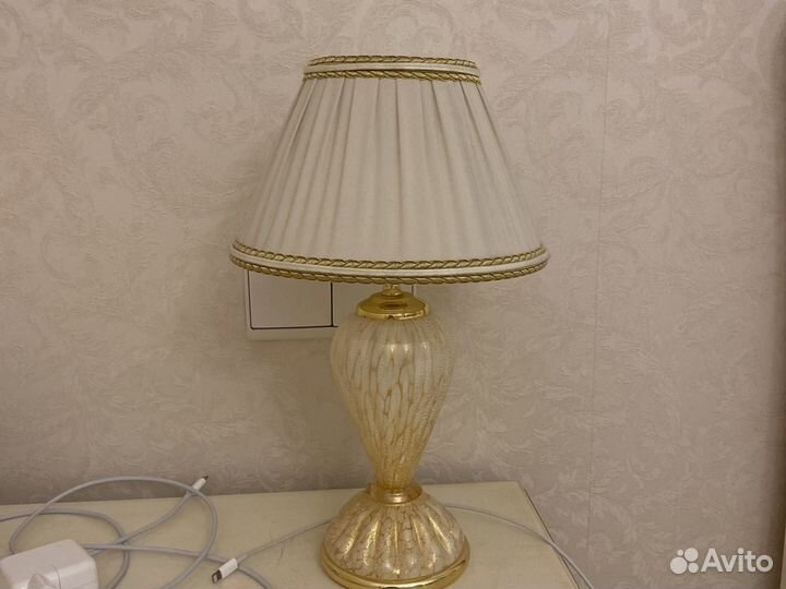 Лампа настольная для прикроватных тумбочек