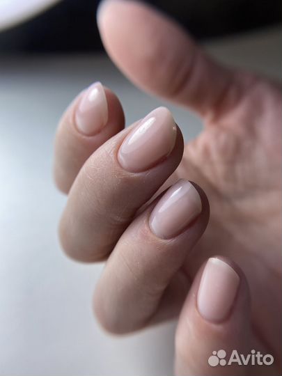 Модель на маникюр