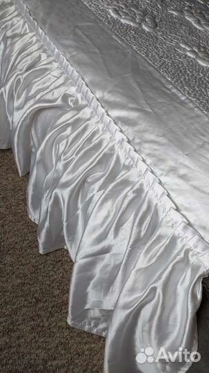 Покрывало белое на двуспальную кровать
