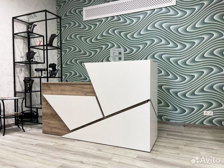 Стойки ресепшн