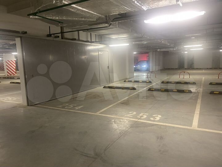 Машиноместо, 14 м²