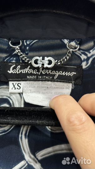 Куртка ветровка salvatore ferragamo женская S/M