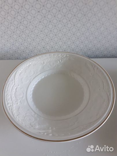 Тарелки 2 шт сов.с золотой коёмкой.Цена за обе