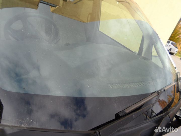 Стекло лобовое новое Toyota Voxy, Noah