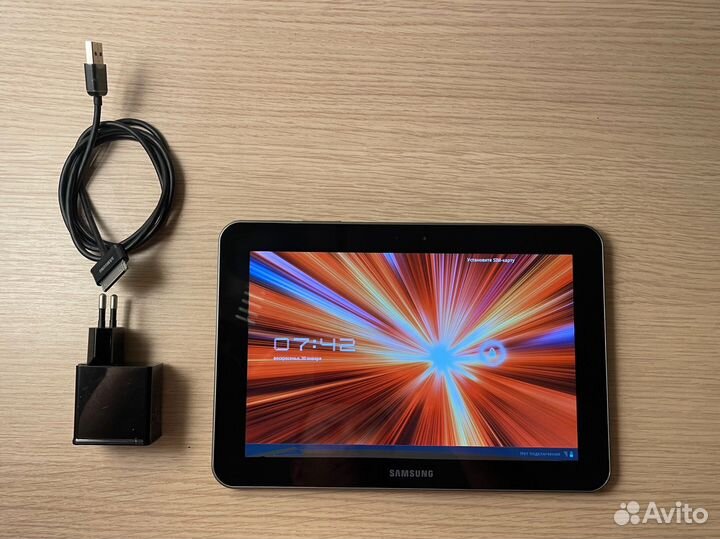 Планшет Samsung GT-P7300 Galaxy Tab 8.9