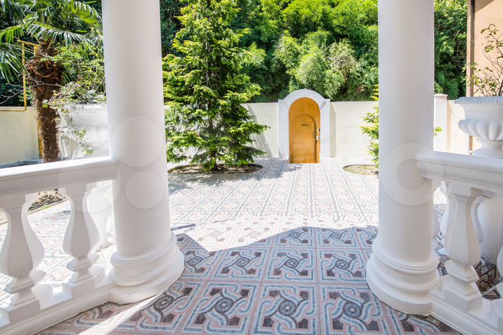 Дом 240 м² на участке 5 сот.