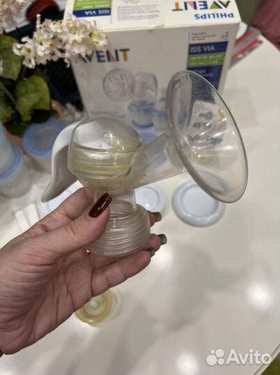 Молокоотсос ручной Avent с контейнерами для хранен