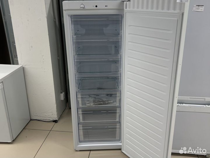 Новая морозильная камера Haier hf300wg