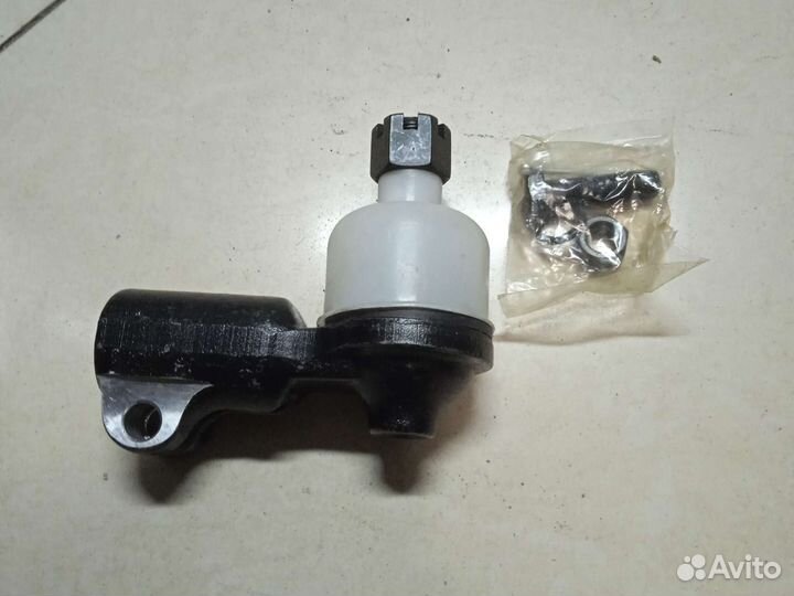 Рулевой наконечник левый Nissan UD 48571Z5008