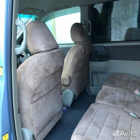 Чехлы на Тойота Ноах