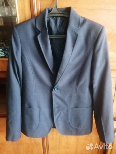 Школьная форма синяя размер. 42,рост 176