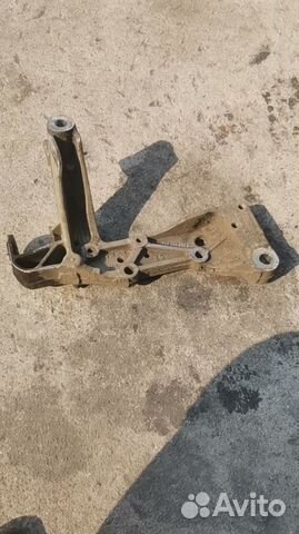 Кронштейн переднего рычага Skoda oktavia A5